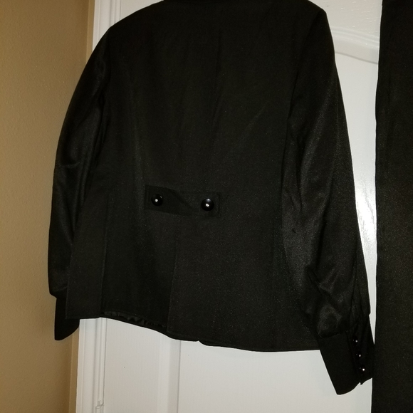 Lovely Pants Suit - Picture 3 of 6